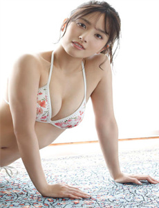 双腿打开放在刑架受辱女小说