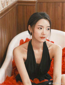 性欧美巨大乳