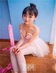 美女扒开尿口直播
